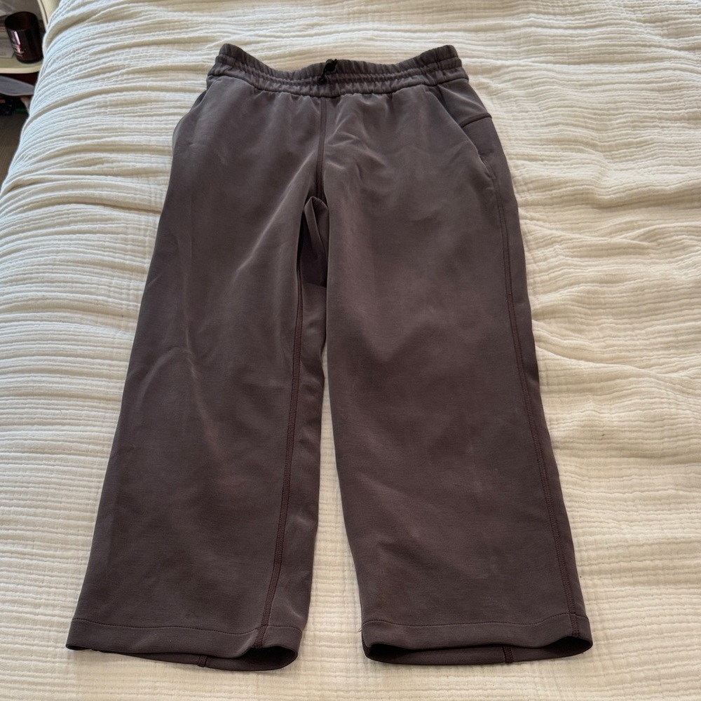 Lululemon Brown Crop Sweatpants